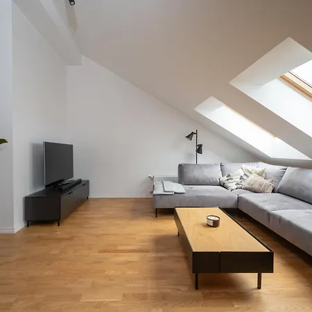 & Cozy Rooftop Flat Korter *