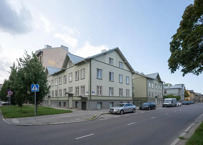 Korter & Cozy Rooftop Flat *